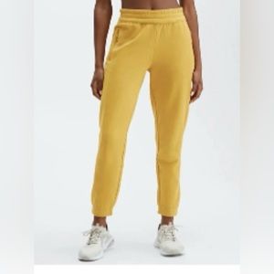 SOLD -Fabletics eco conscious slim sweatpants
